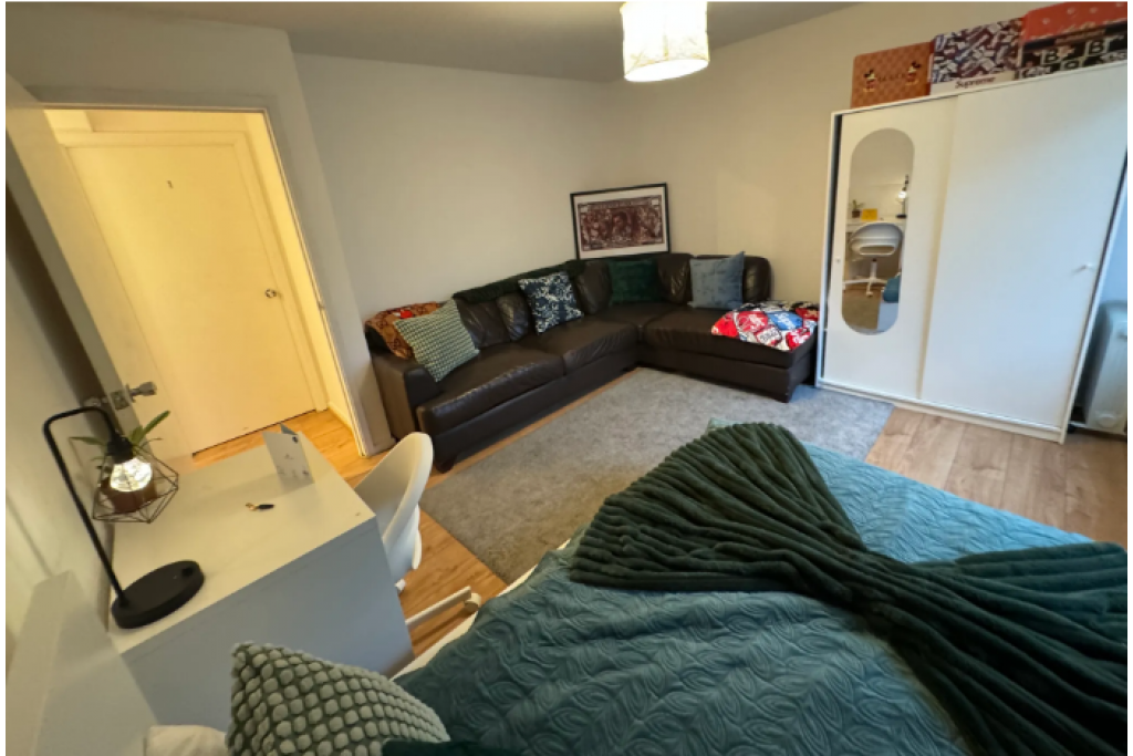 Spacious Double Room in Canary Wharf – Blackwall Way, E14 9QU