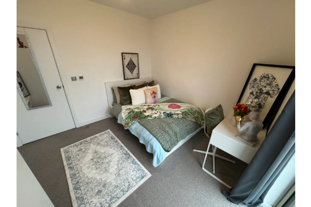 Bright Double Room with Excellent Transport Links – Near River, Tiller House, E6 7AF