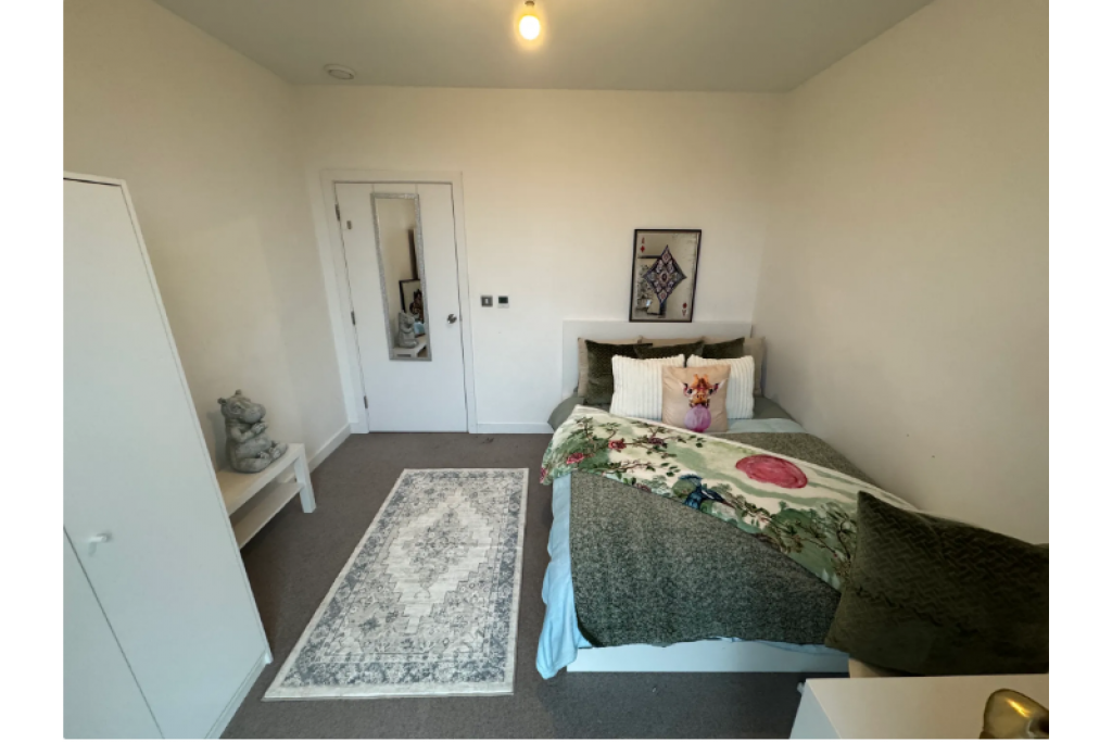 Bright Double Room with Excellent Transport Links – Near River, Tiller House, E6 7AF