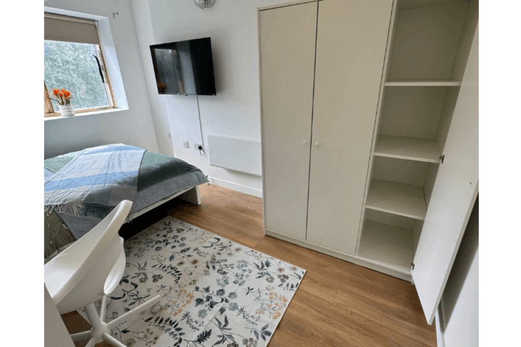 Double Room – Greenwich | Faraday Lodge, SE10 0QL | £950