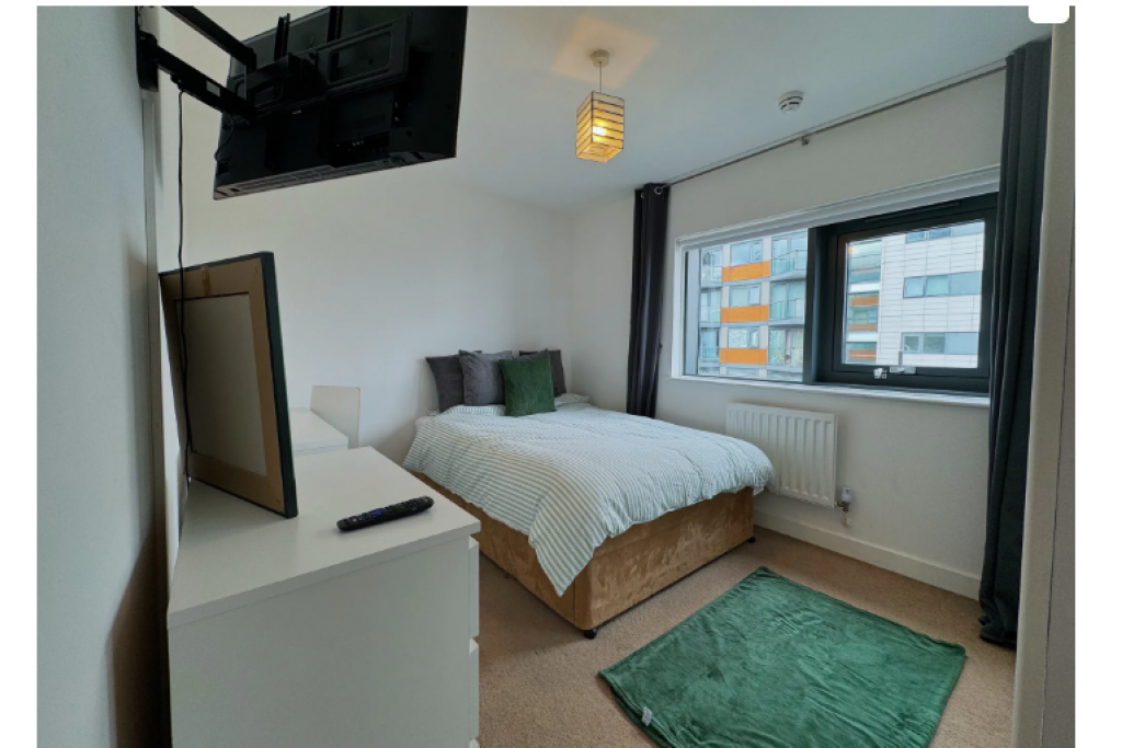 Stylish Double Room in Proton Tower – Gym Access and Prime Location