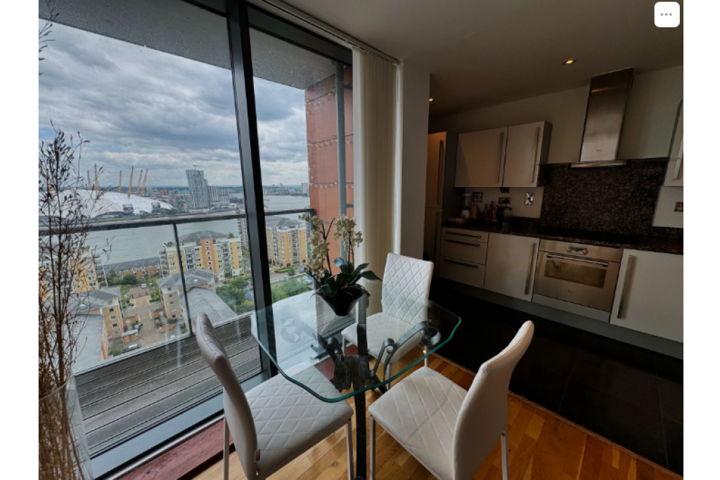 Stylish Double Room in Proton Tower – Gym Access and Prime Location