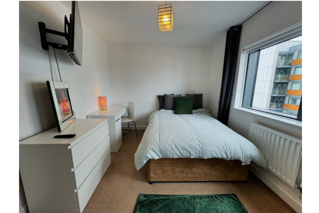 Stylish Double Room in Proton Tower – Gym Access and Prime Location