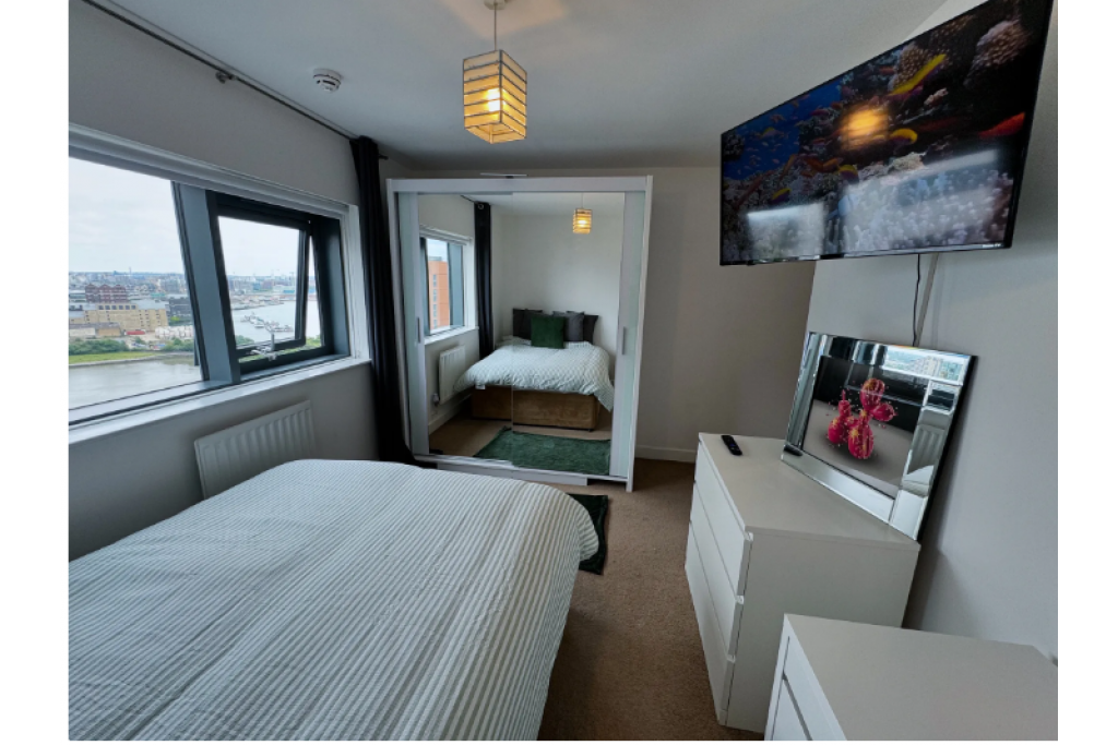 Stylish Double Room in Proton Tower – Gym Access and Prime Location