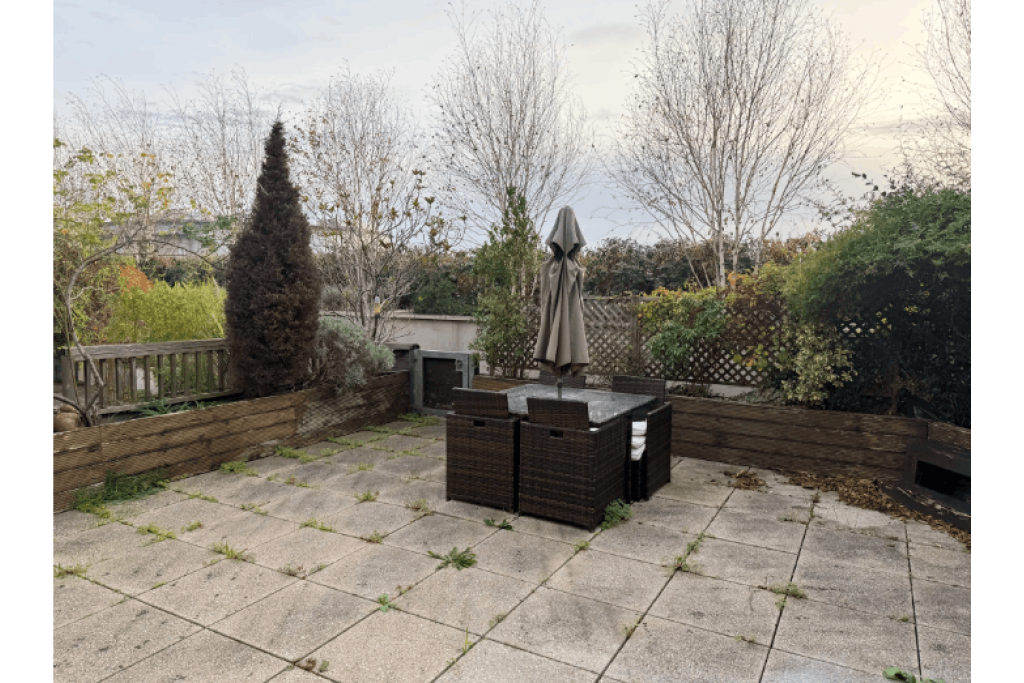 Spacious Top Floor Room with Private Terrace and Skyline Views – Moseley Row, SE10