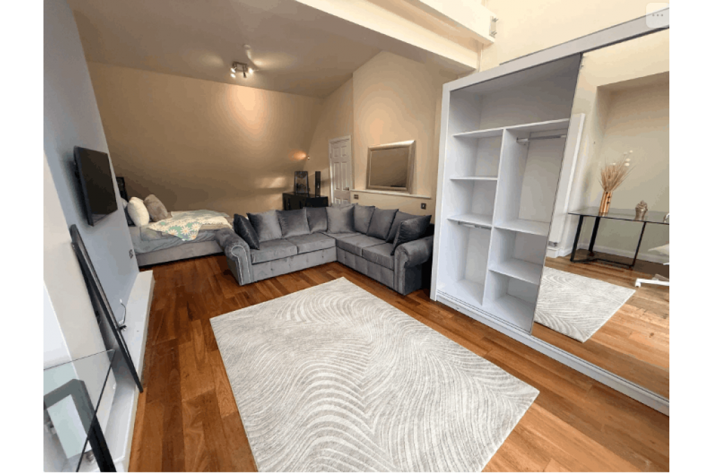 Spacious Top Floor Room with Private Terrace and Skyline Views – Moseley Row, SE10