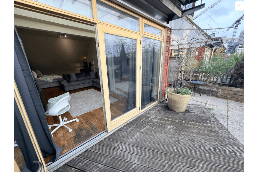 Spacious Top Floor Room with Private Terrace and Skyline Views – Moseley Row, SE10