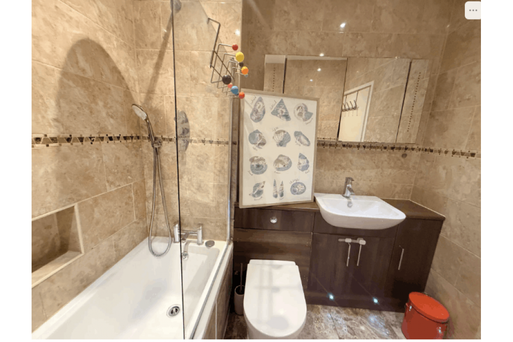 Spacious Top Floor Room with Private Terrace and Skyline Views – Moseley Row, SE10