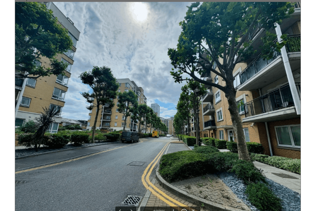 Bright Room in Riverside Flat with Concierge and 24/7 Security – Settlers Court, E14