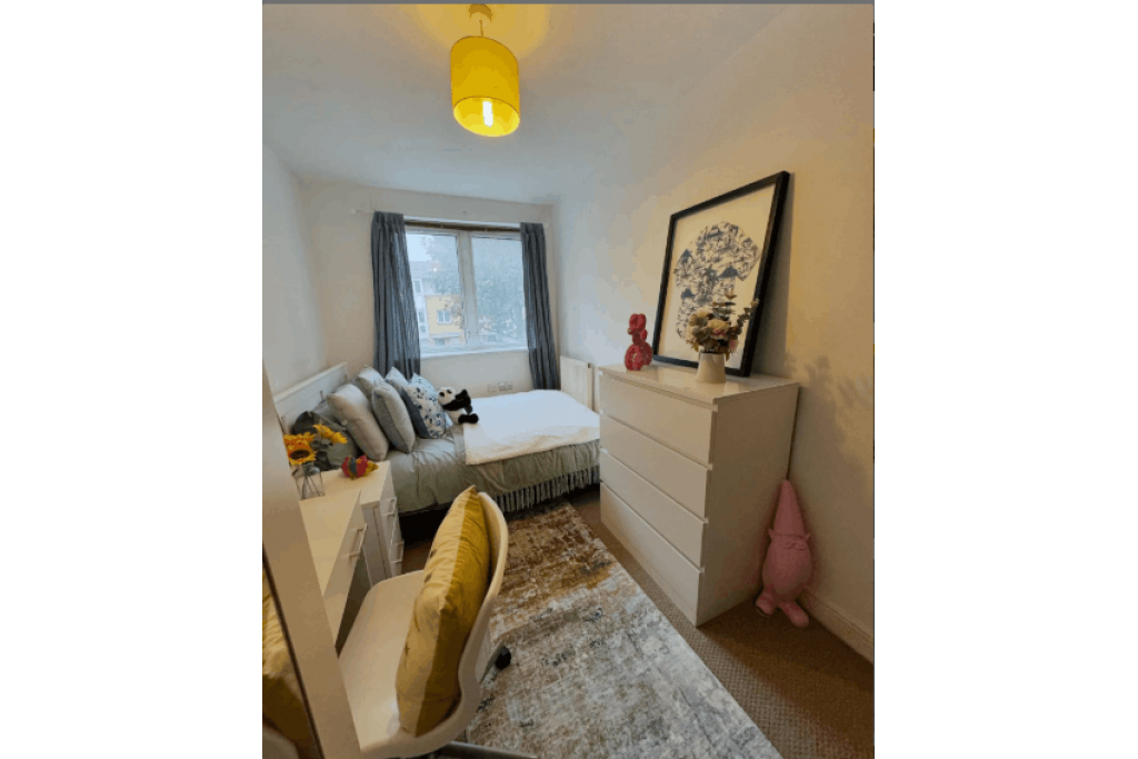 Bright Room in Riverside Flat with Concierge and 24/7 Security – Settlers Court, E14