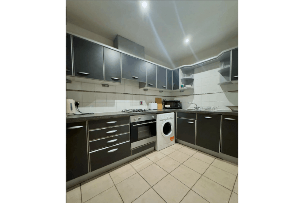 Bright Room in Riverside Flat with Concierge and 24/7 Security – Settlers Court, E14