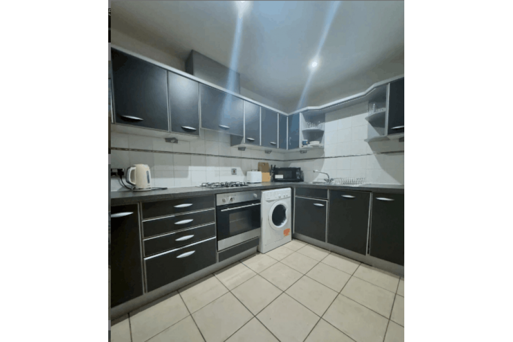 Bright Room in Riverside Flat with Concierge and 24/7 Security – Settlers Court, E14