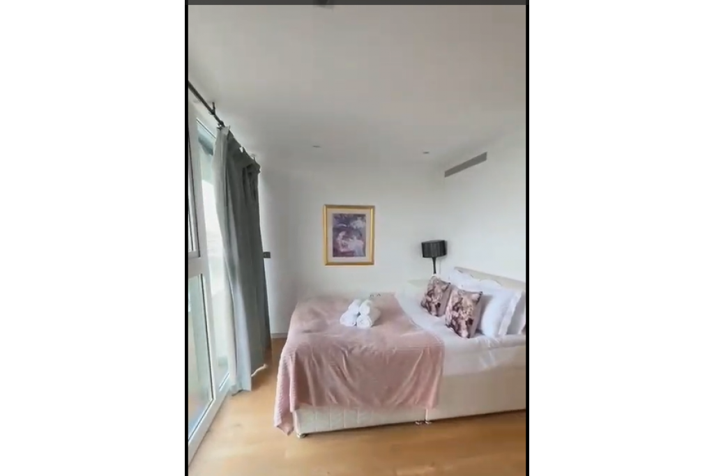 River-Facing 3-Bed Luxury Apartment – Chelsea Bridge Wharf SW11