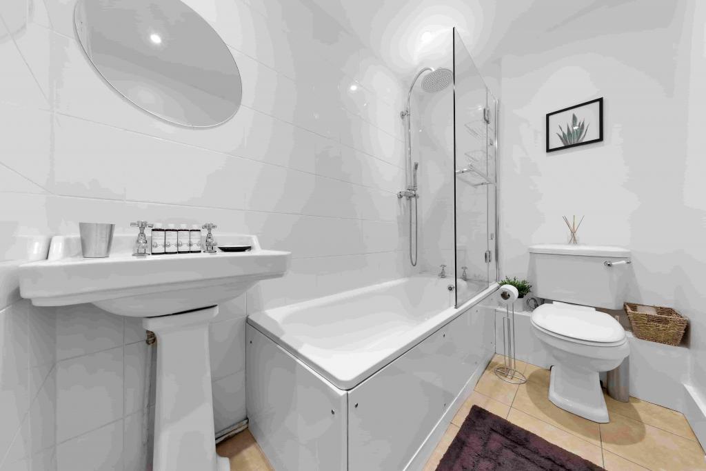 Boutique Greenwich Portfolio – 3 High-Spec Apartments (Zone 2) with Terrace