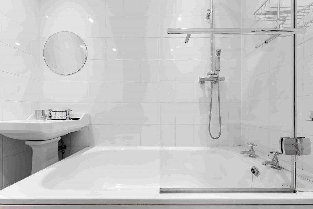 Boutique Greenwich Portfolio – 3 High-Spec Apartments (Zone 2) with Terrace