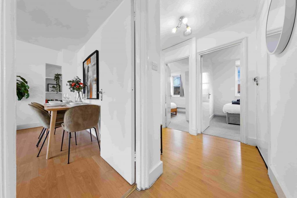 Boutique Greenwich Portfolio – 3 High-Spec Apartments (Zone 2) with Terrace