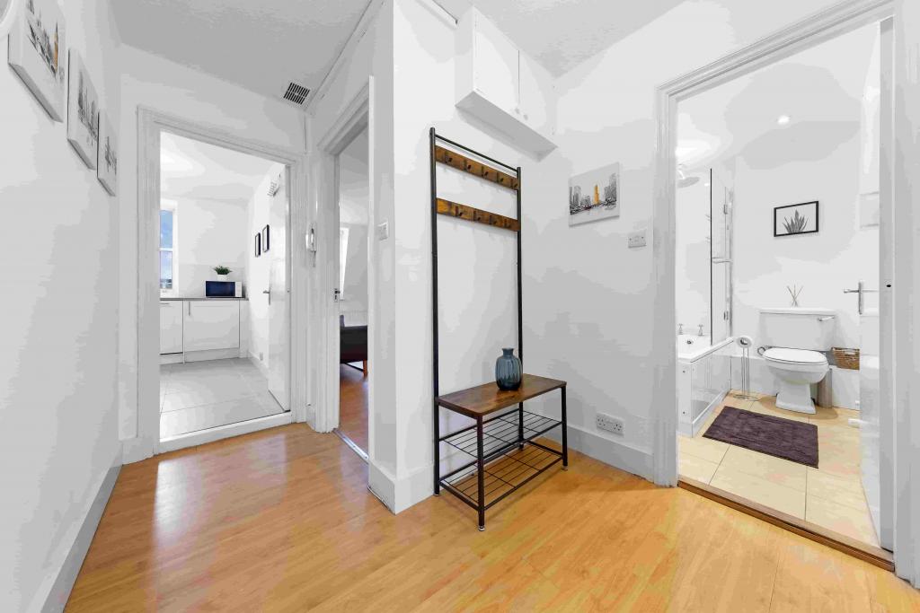 Boutique Greenwich Portfolio – 3 High-Spec Apartments (Zone 2) with Terrace