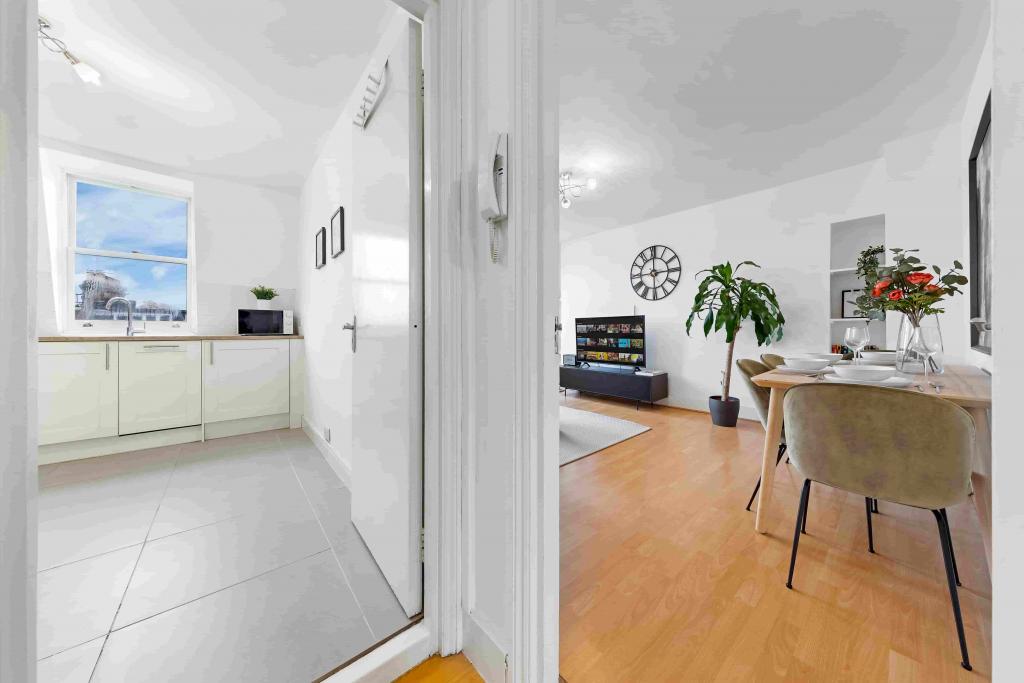 Boutique Greenwich Portfolio – 3 High-Spec Apartments (Zone 2) with Terrace