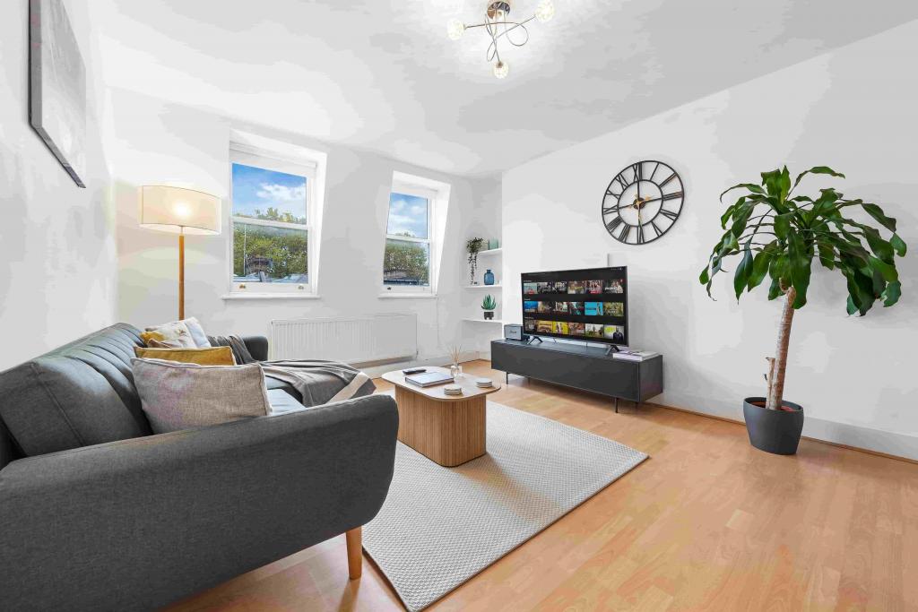 Boutique Greenwich Portfolio – 3 High-Spec Apartments (Zone 2) with Terrace