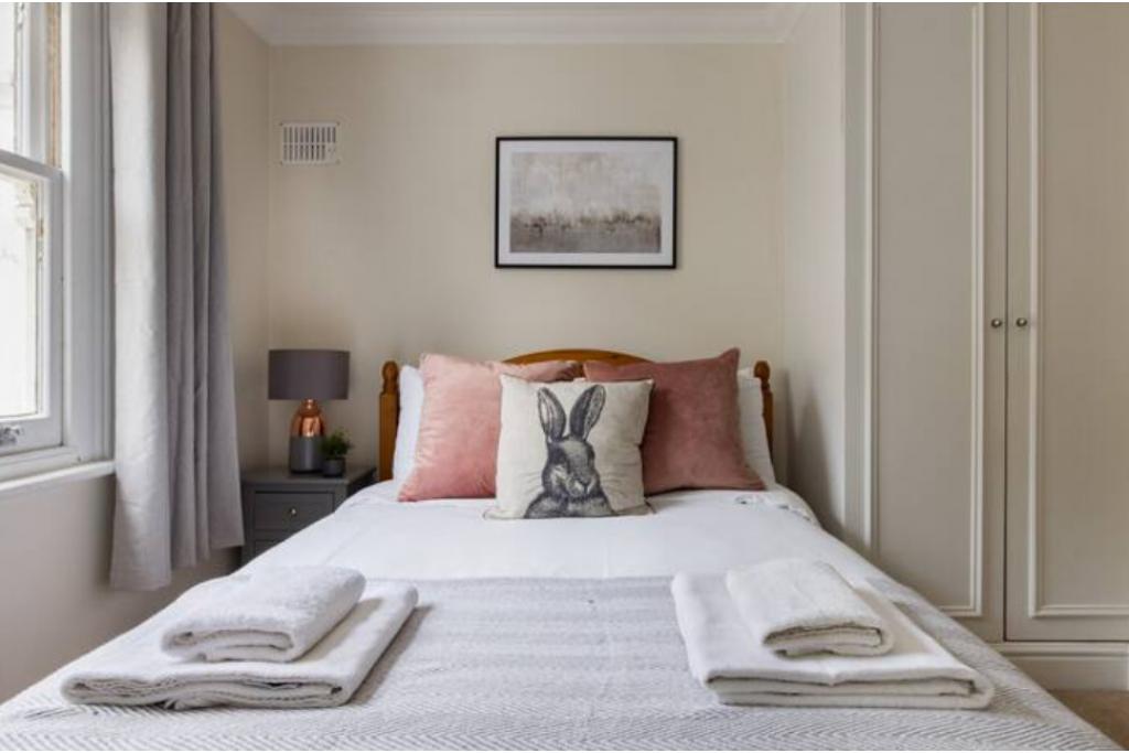 Prime Paddington Serviced Apartments – 2 × 1-Bed Units (Sleeps 4) – W2