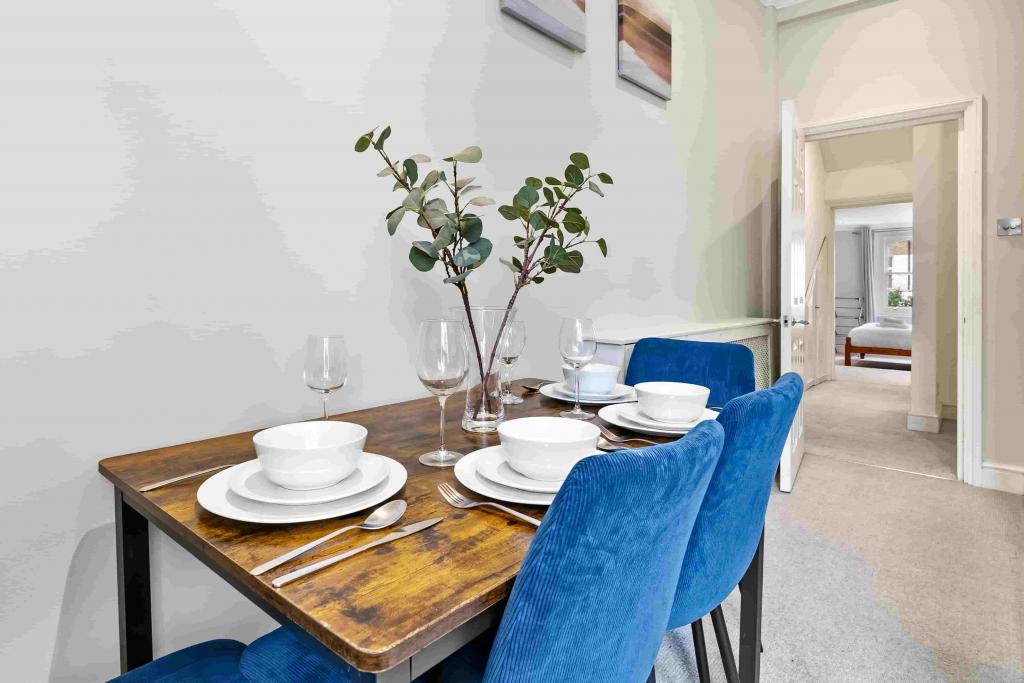 Prime Paddington Serviced Apartments – 2 × 1-Bed Units (Sleeps 4) – W2