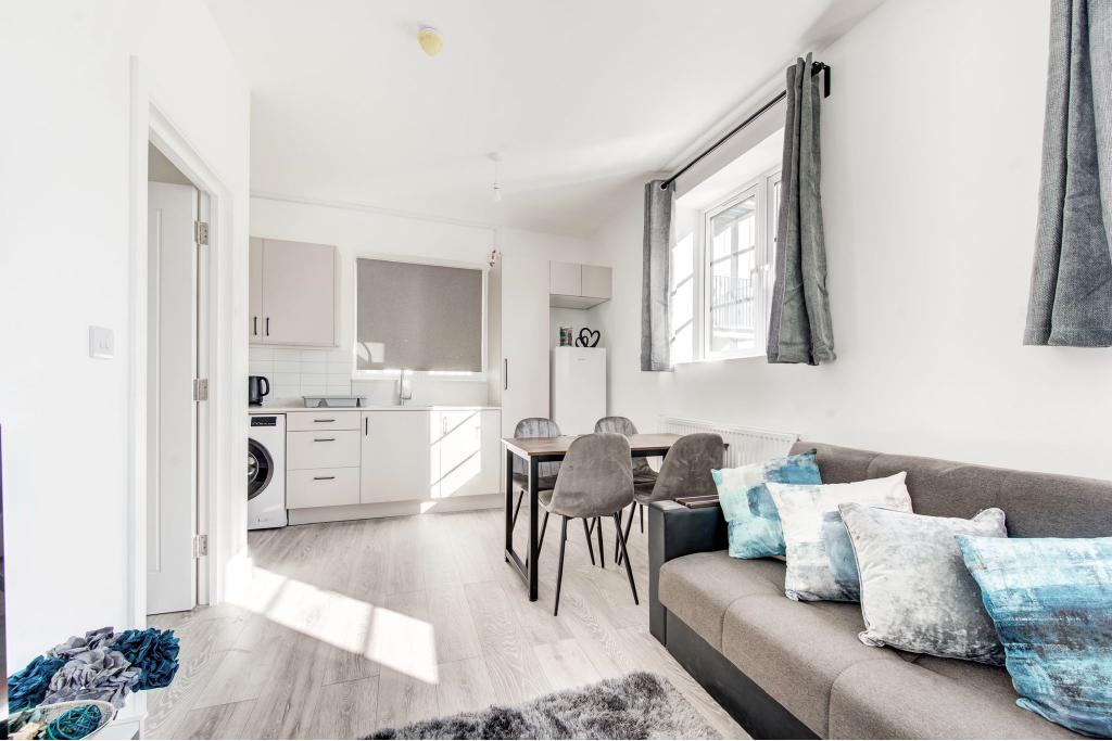 High-Spec 9-Unit Investment Block – Lewisham / Catford SE6 (Supported Living Ready)