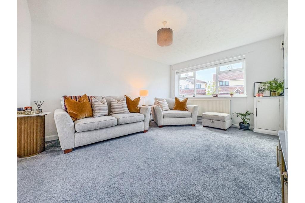 3-Bedroom Semi-Detached House – Alkrington, Greater Manchester – Long Leasehold