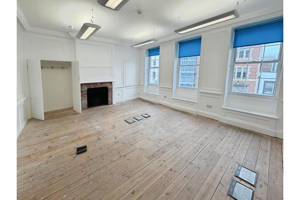 101 Borough High Street – Grade II-Listed Office Building in Southbank East, London SE1