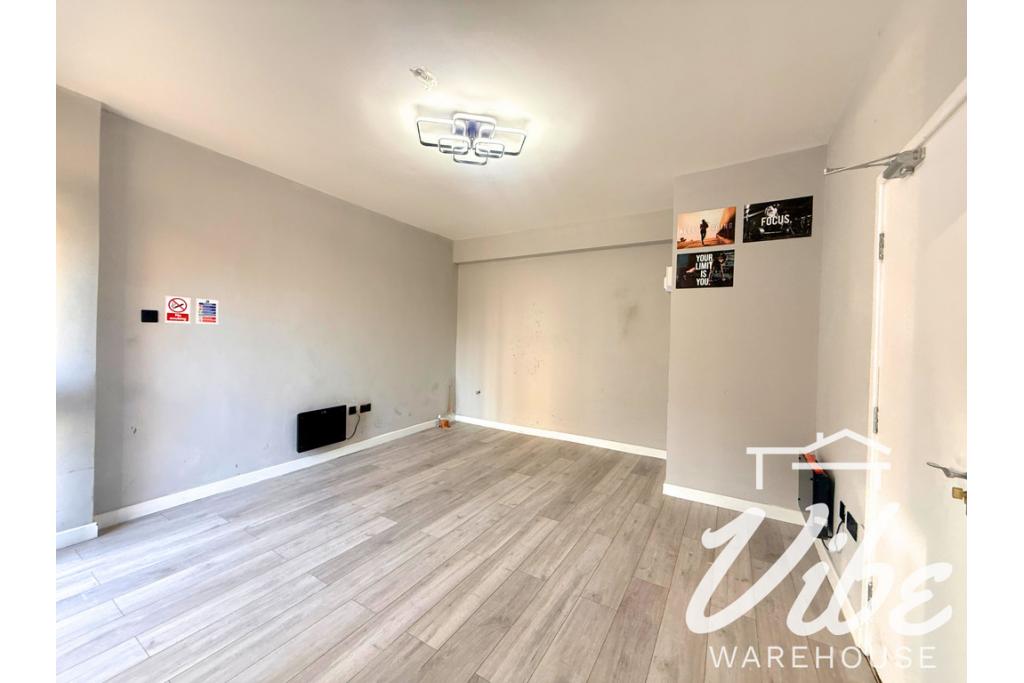 118 Hither Green Lane – Shopfront Retail/Residential, Lewisham, London SE13