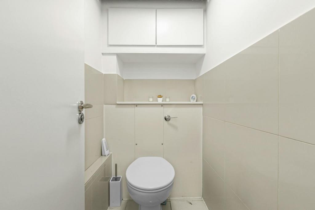 Maidstone Building Mews – Office Unit, Southbank East, London