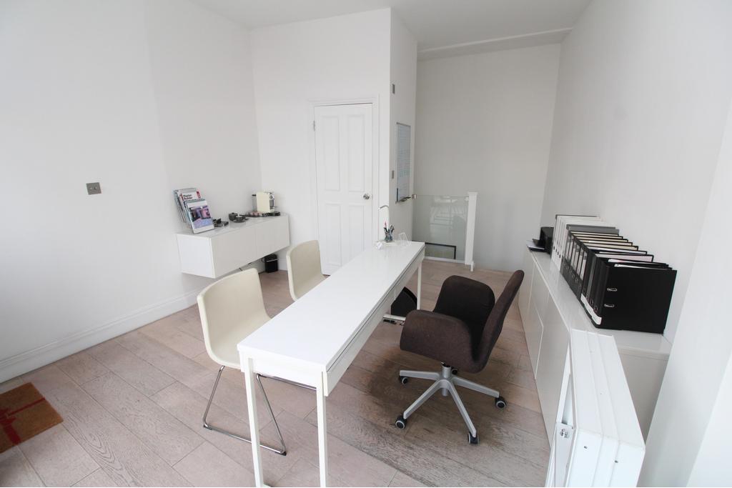 140 New Cross Road - Shopfront Retail/Office Space in Lewisham