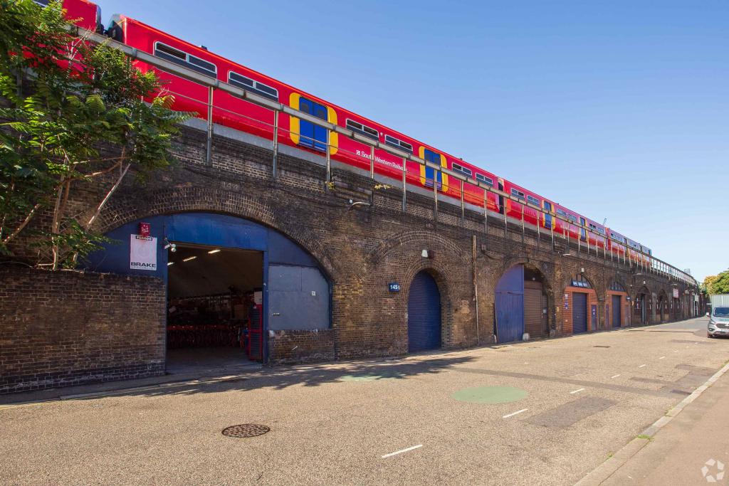 Newport St - Railway Arches Light Distribution Space in London SE11