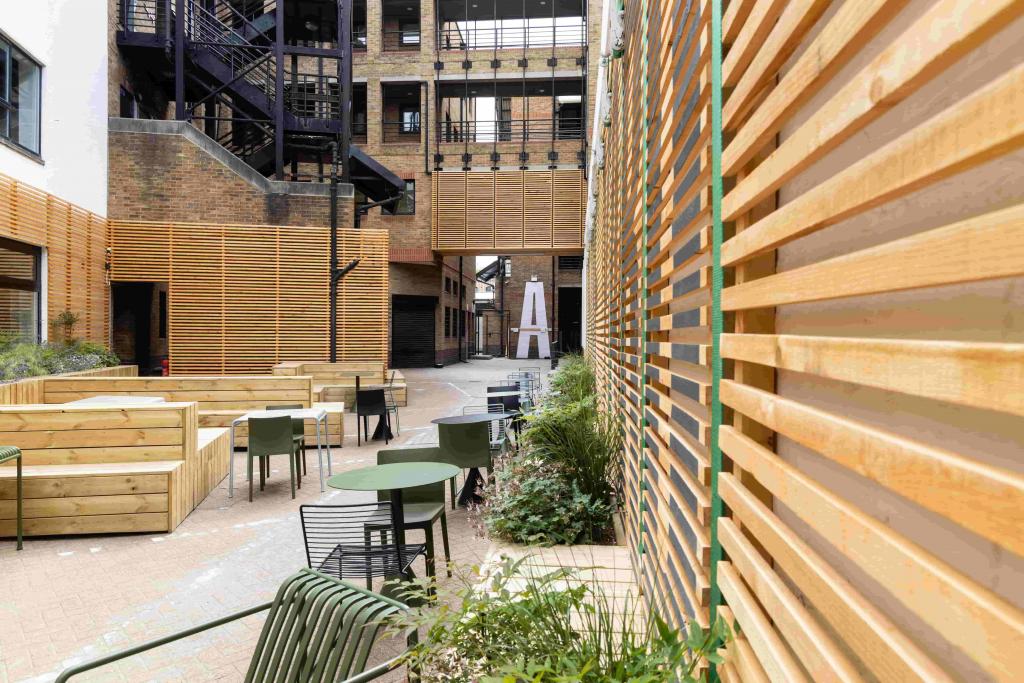 9 Tanner Street – Multi-Floor Office Building with 2,391 Sq Ft Available, Southbank