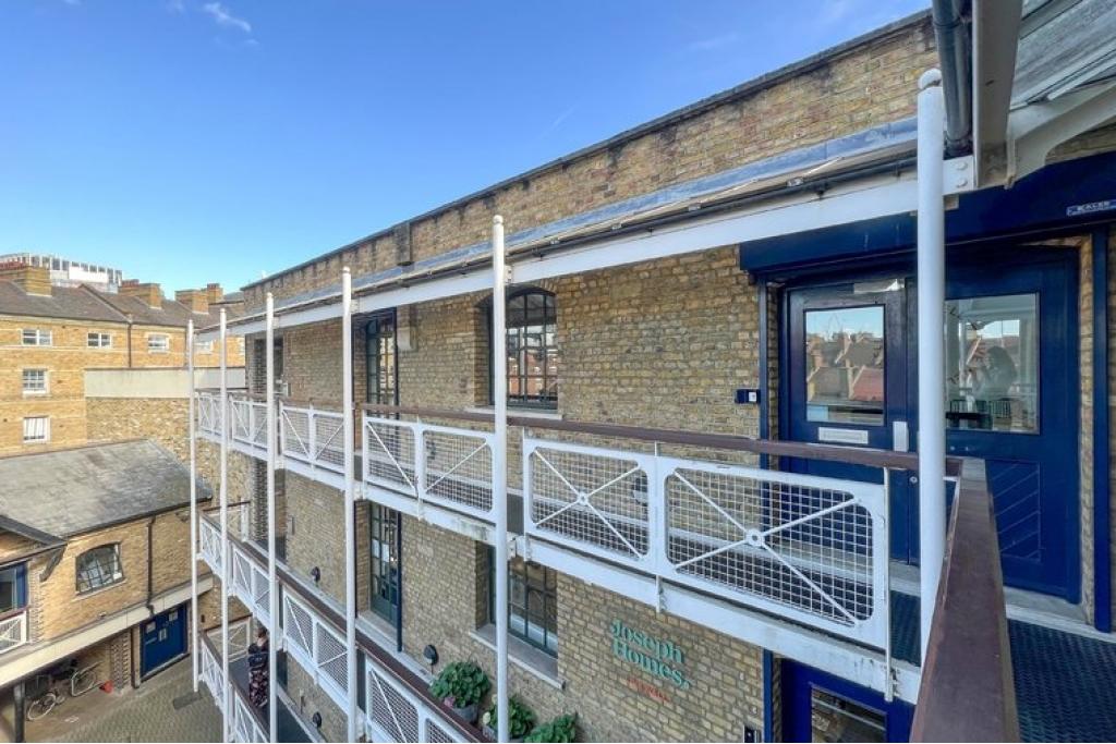 10 Theed Street – Multi-Floor Office Unit with 3,320 Sq Ft Available, Southbank