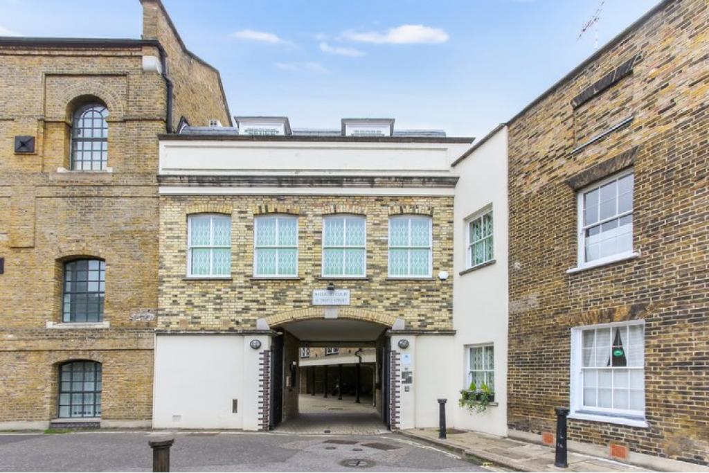 10 Theed Street – Multi-Floor Office Unit with 3,320 Sq Ft Available, Southbank