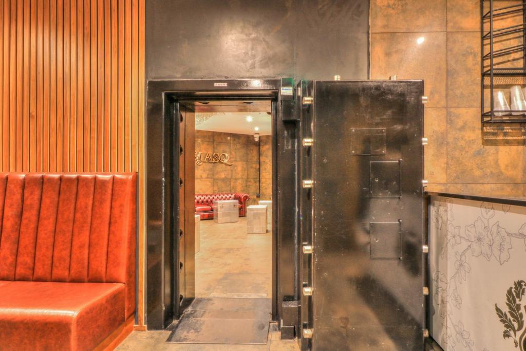 185 Tower Bridge Road - Office and Retail Investment Opportunity