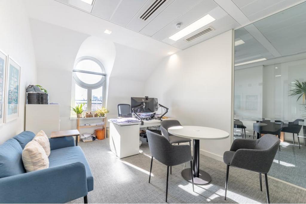 21-35 Wellington Street - Office Building