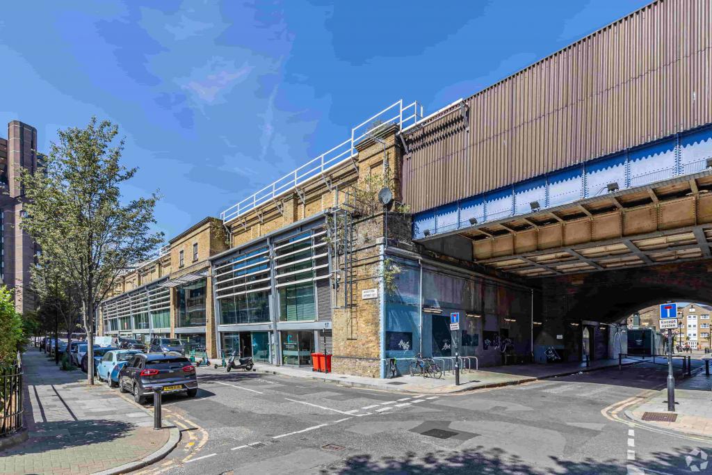 Mixed-Use Former Railway Building with Office and Retail Space Near London Waterloo