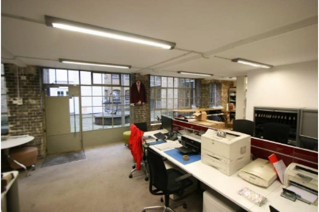 179-181 Bermondsey St - Bermondsey Exchange Office in Southbank East