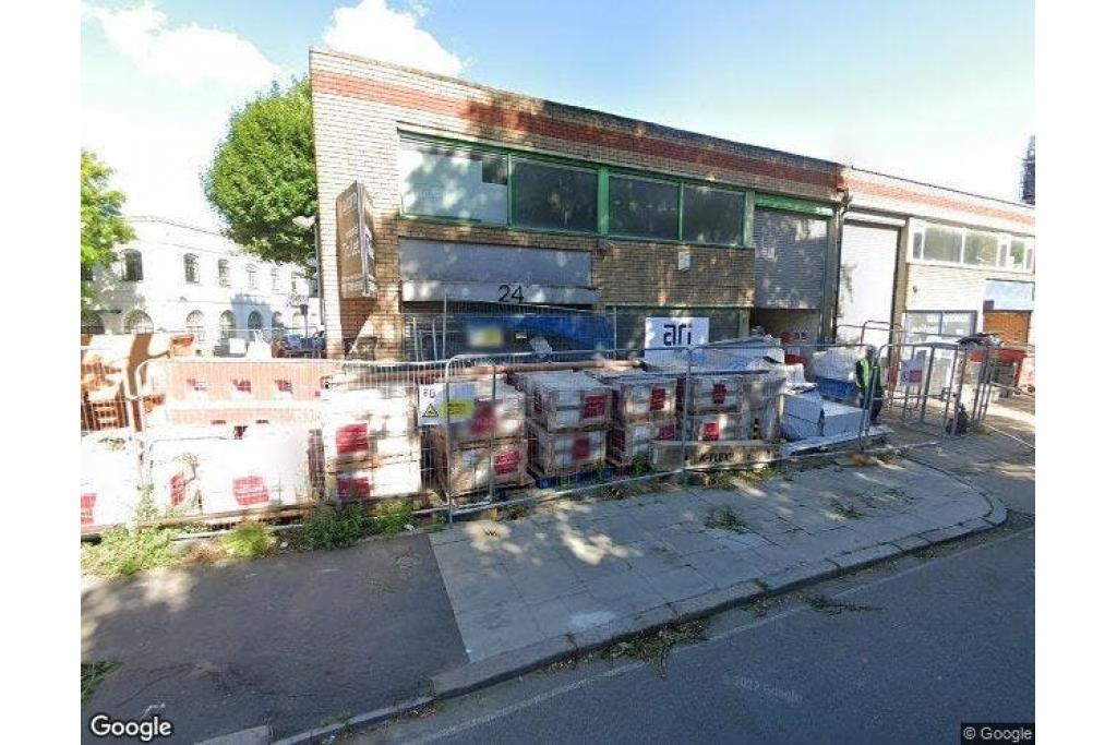 21-24 Crimscott St – Light Manufacturing Unit
