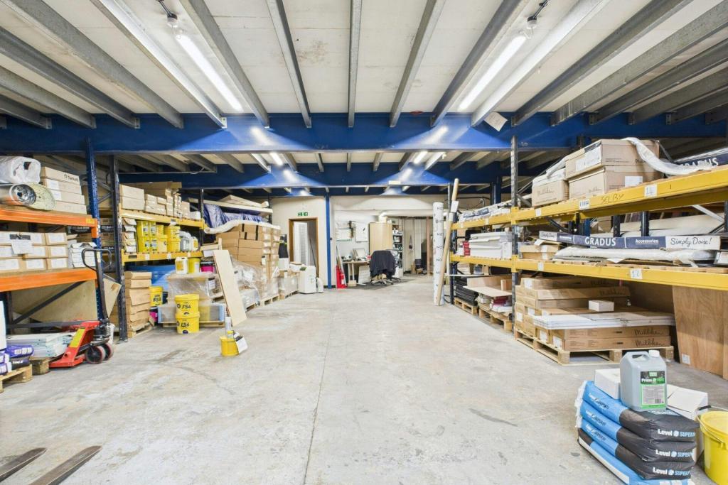 21-24 Crimscott St – Light Manufacturing Unit