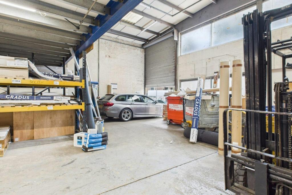 21-24 Crimscott St – Light Manufacturing Unit