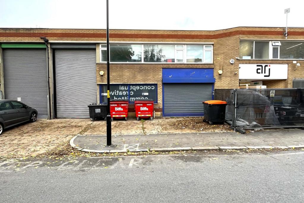 21-24 Crimscott St – Light Manufacturing Unit