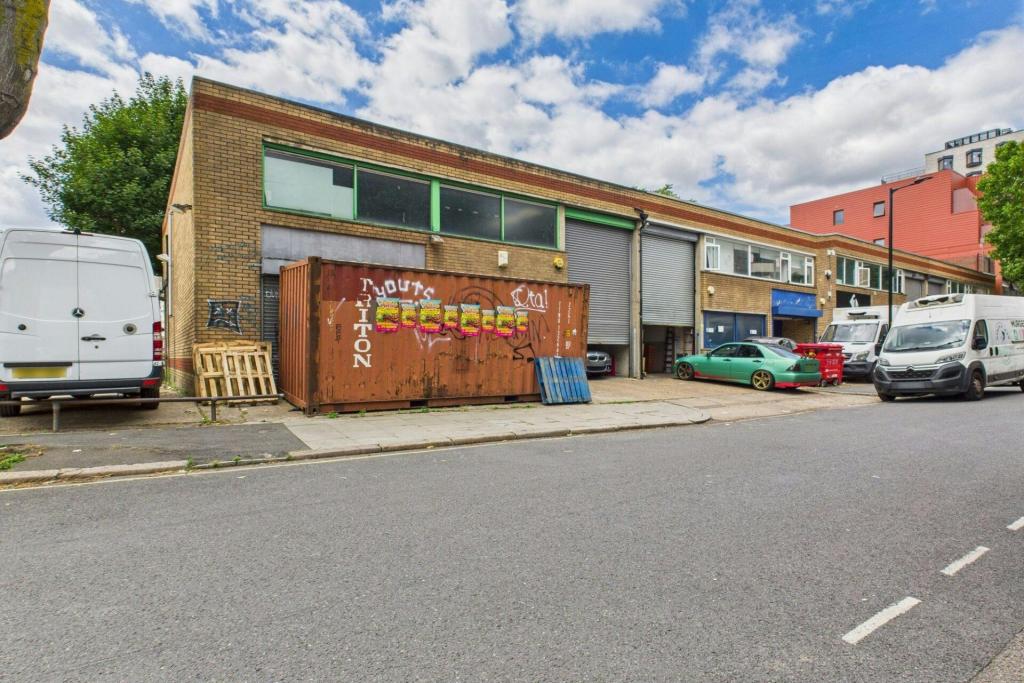 21-24 Crimscott St – Light Manufacturing Unit