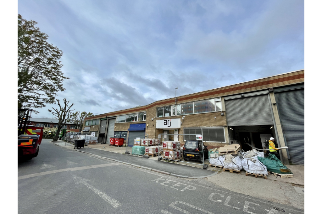 21-24 Crimscott St – Light Manufacturing Unit