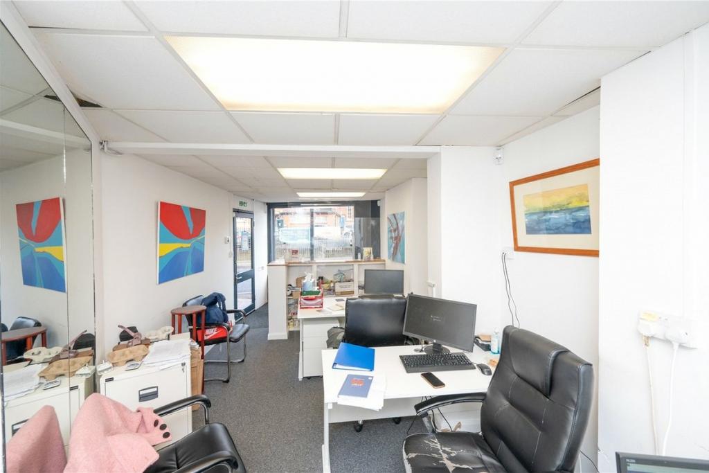 55-57A Catherine St Shopfront Retail/Residential in St Albans