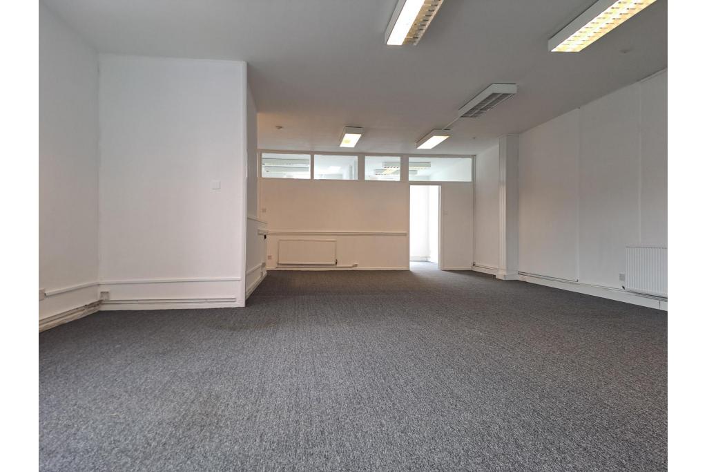 8A Church Road Mixed-Use Office and Retail Unit