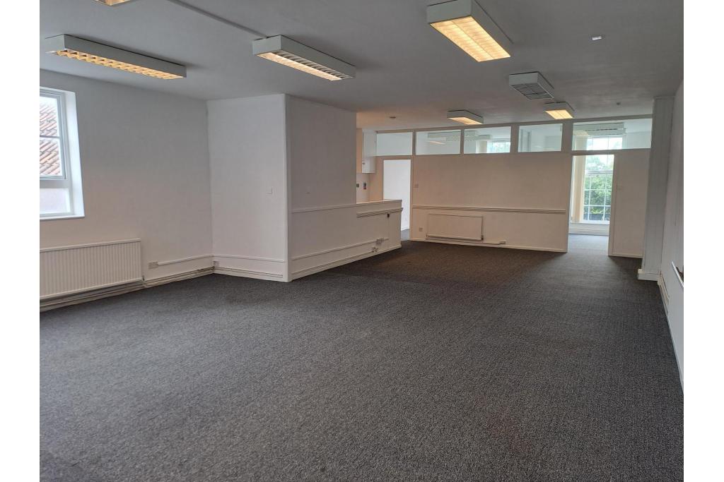 8A Church Road Mixed-Use Office and Retail Unit