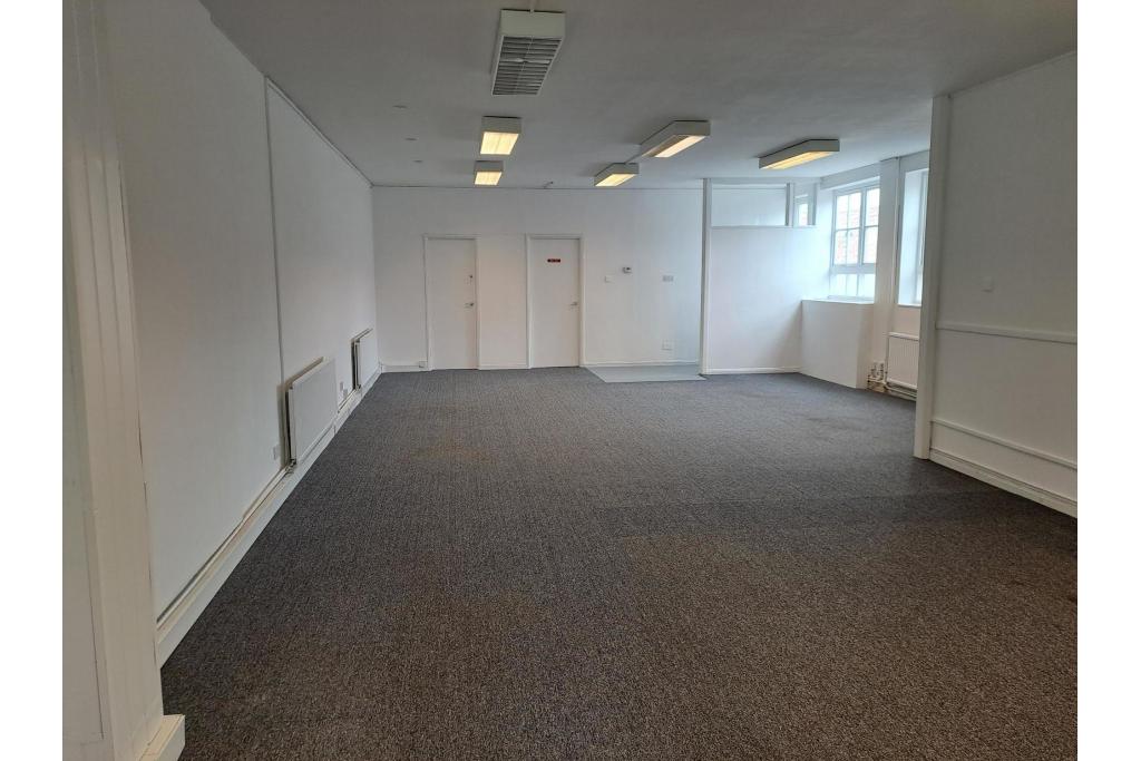 8A Church Road Mixed-Use Office and Retail Unit