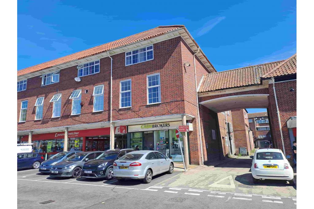 8A Church Road Mixed-Use Office and Retail Unit